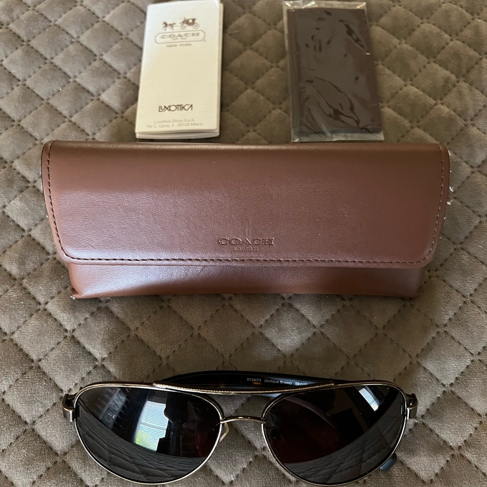 COACH SUNGLASSES - Picture 7 of 7